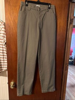 Lee Women’s Straight Leg Pants in Olive Green